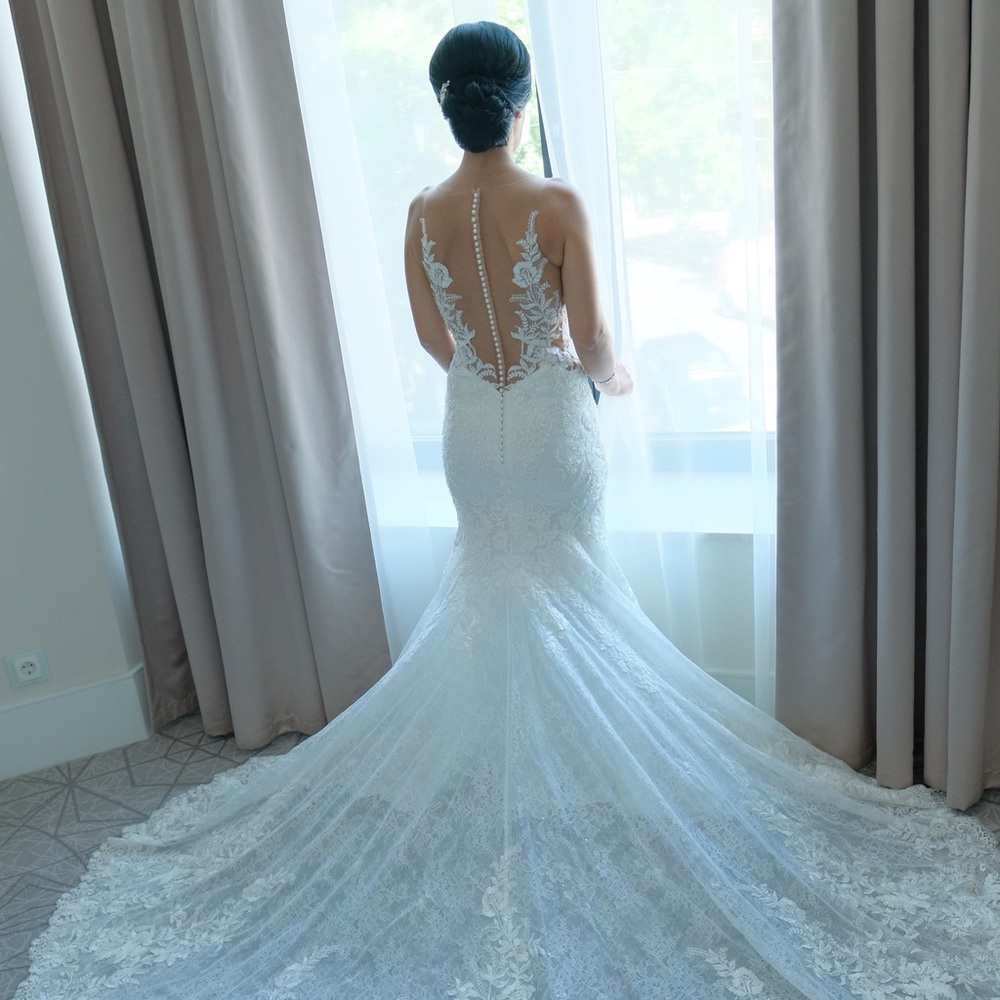 Wedding gown